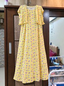 JACKET STYLE FEEDING GOWN