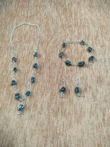 Elegant Beaded Necklace, Bracelet & Earring Set
