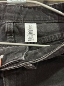 H&amp;M 28inch waist Loose mom Jeans
