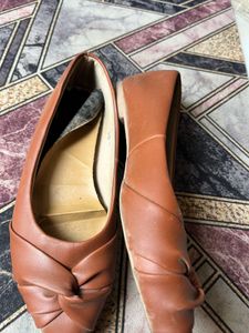 Stylish Brown Knot Flats