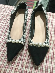 Houndstooth Pearl Embellished Flats