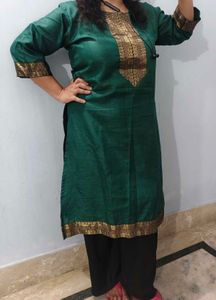 Elegant Green Kurta with Gold Embellishments