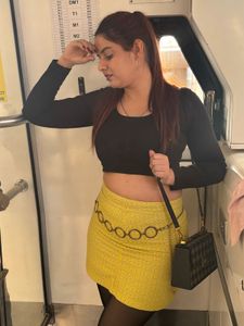Chic Yellow Textured Mini Skirt