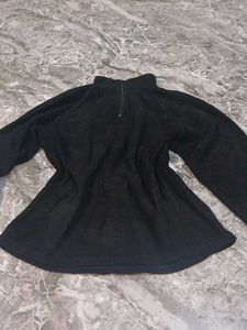 🖤a black hoodie🖤