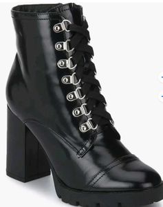Chic Black Lace-Up Chunky Heel Boots