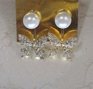 ✨Korean Sparkling Butterfly Earrings 🦋