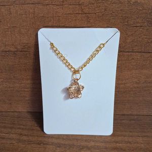🌸 | Chic Flower Pendant Necklace