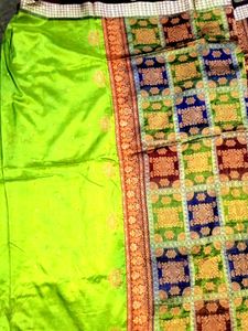 Green 💚 With Brown 🤎 border Pata Saree Without Blouse