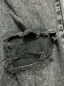Distressed Wide Leg Jeans