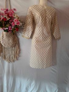 Elegant Off-White Printed Cotton Kurti