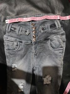 🖤Grey Rugged Jeans🖤