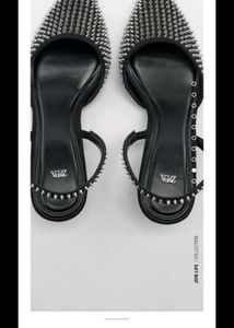 100% original new Zara Pointed Studded Heels