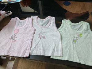 Baby's (0-1months) vests- set of 6
