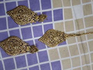 Diamond Shape Mang tika with Earrings