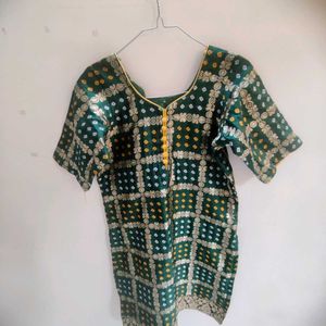 Beautiful Green &amp; Yellow Kurta Set