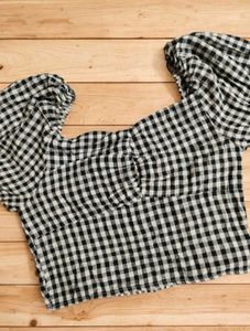 Black and White Gingham Puff Sleeve Top