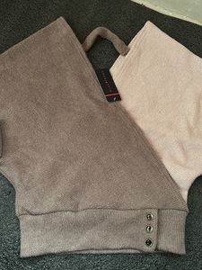 cute v wool top