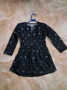Elegant Black Mirror Work top