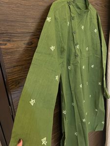 Men's Green Embroidered Kurta