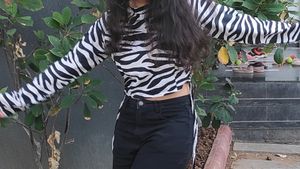 Trending Black And White Cheetah Print Top