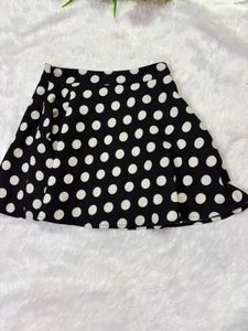Chic Black &amp; White Polka Dot Skirt