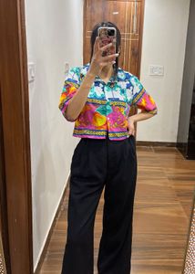 VIBRANT EMBELLISHED TROPICAL PRINT SHIRT