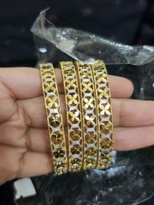 Elegant Gold Tone Flower Design Bangles