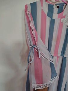 Chic Striped Maxi Dress with Cold Shoulder