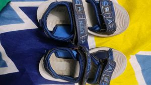 Title: Stylish Blue & Grey UTN Classic Kids Sandal