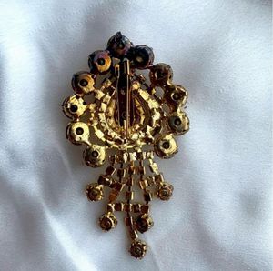 Artificial Diamond ♦️ Brooch