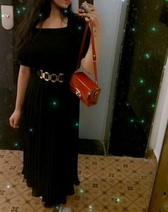 ! Pleated Design Black Straight Fit Maxi Dre