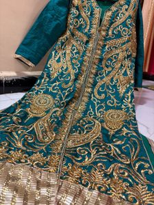 Elegant Teal &amp; Gold Embroidered Kurta Set