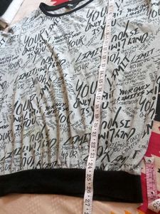 Graphic Print Round Neck Top