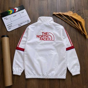 OFFER FOR ATHELETE 😋 😋 🏃🏻The North Face Jacket