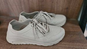 Classic Light Beige Sneakers