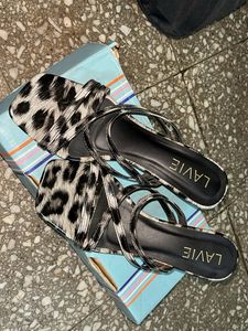 trendy cheetah print heel