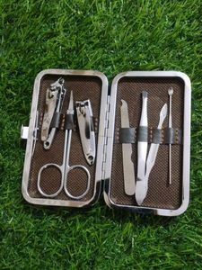 MANICURE SET