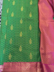 semi pattu saree with pattren blouse