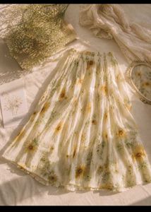 H&amp;M gorgeous skirt