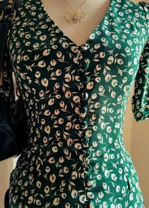 Chic Green Floral Print Blouse