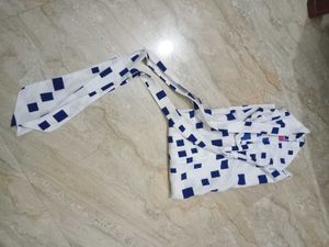Chic Square Print Top