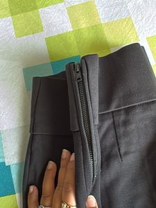 Chic High-Waisted Black Jegging Pant