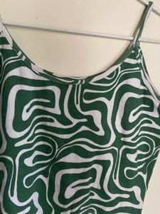 Green &amp; White Swirl Crop Top