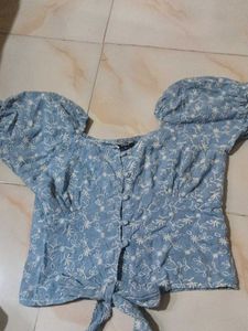 Chic Blue Floral Puff Sleeve Top