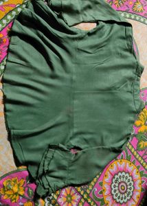 Olive green tunic Top 🦋
