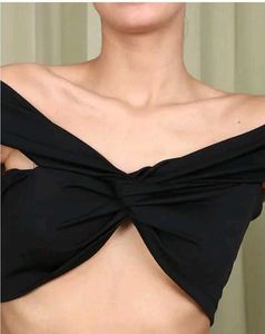 Stylish Black Off-Shoulder Twist Crop Top