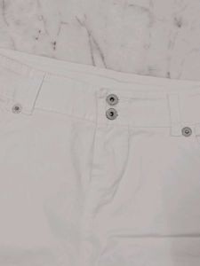 Chic White Mini Skirt