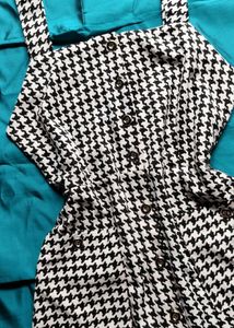 Houndstooth Button-Front Dress 👗✨