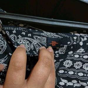 Stylish Black &amp; White Printed Kurta with pants