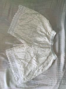 Chic White Lace Shorts